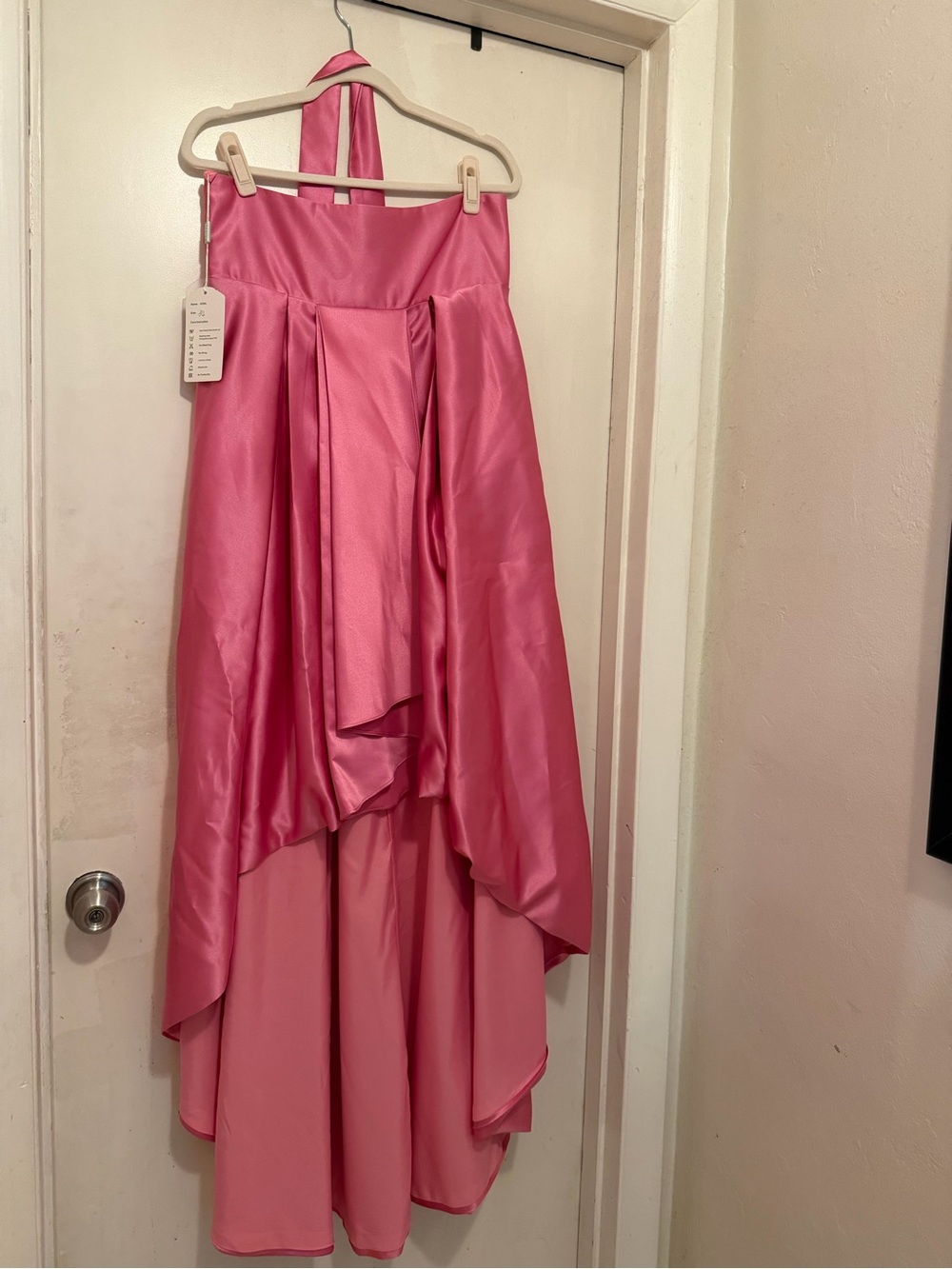 Women’s Pink Satin ribbon gown - Picture 6 of 8
